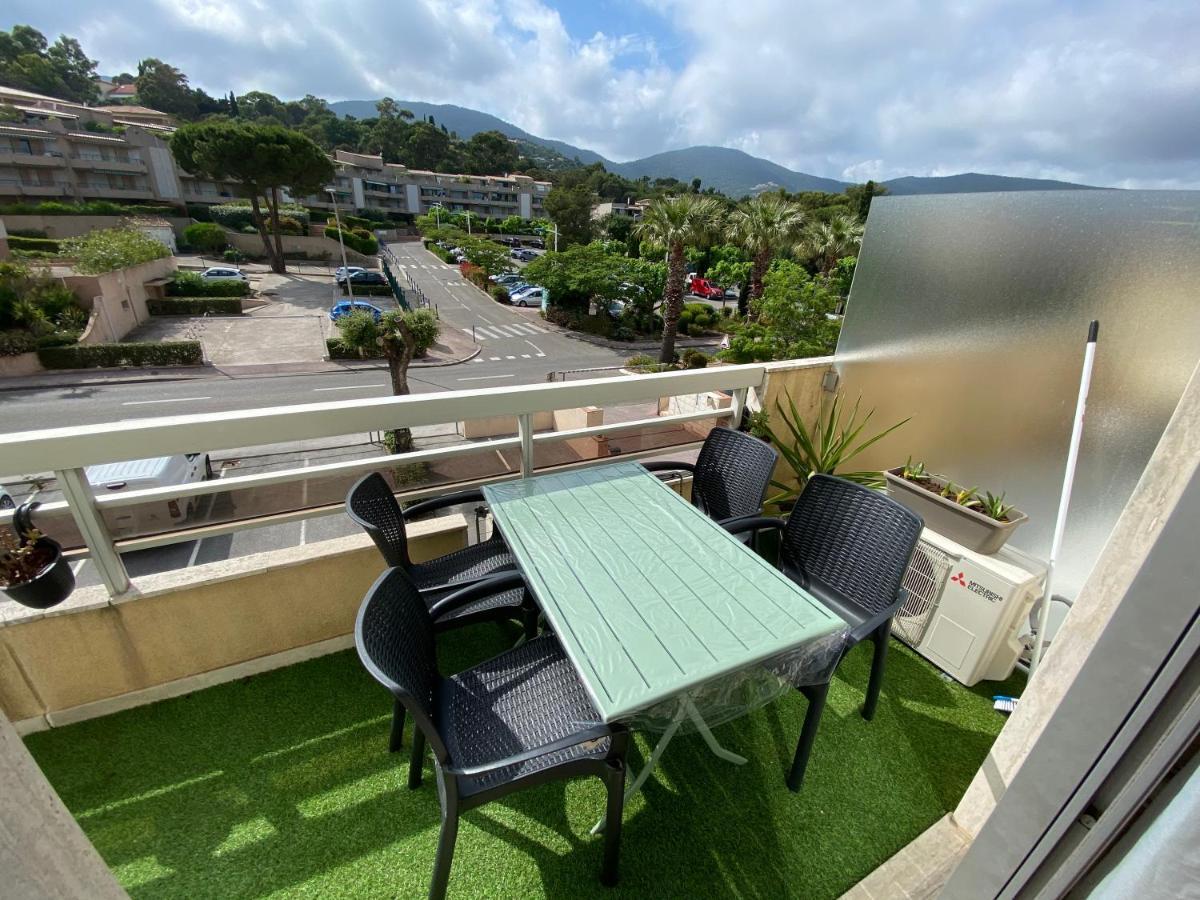 Studio 207-Front De Mer Parking Prive Cavalaire-sur-Mer Exterior photo
